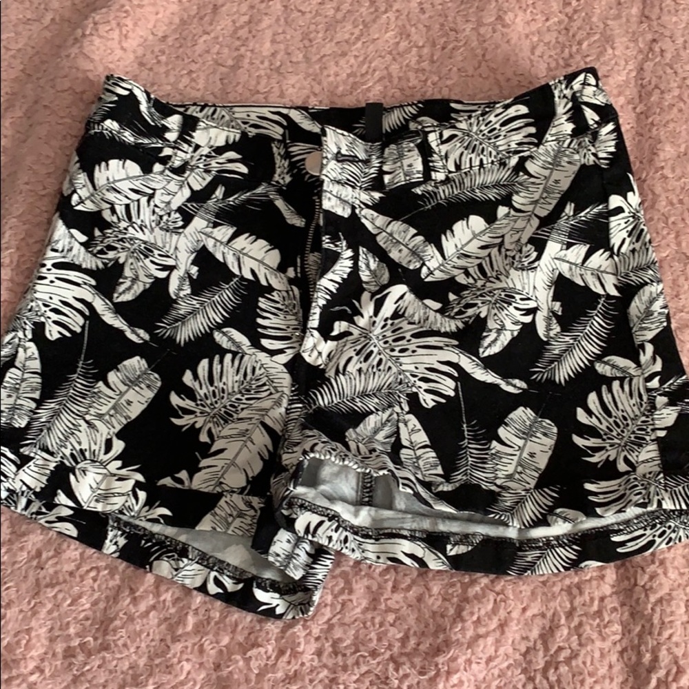 American Eagle Black and White Shorts